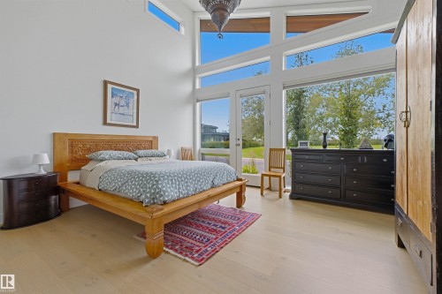 4111 Aspen Drive Nw, Edmonton, AB - Indoor Photo Showing Bedroom