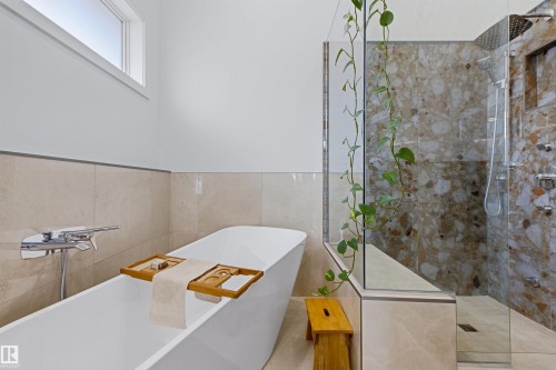 4111 Aspen Drive Nw, Edmonton, AB - Indoor Photo Showing Bathroom