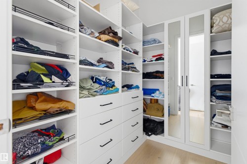 4111 Aspen Drive Nw, Edmonton, AB - Indoor With Storage