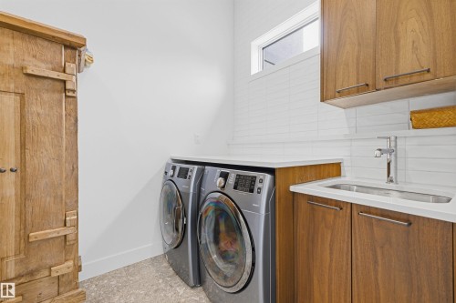 4111 Aspen Drive Nw, Edmonton, AB - Indoor Photo Showing Laundry Room