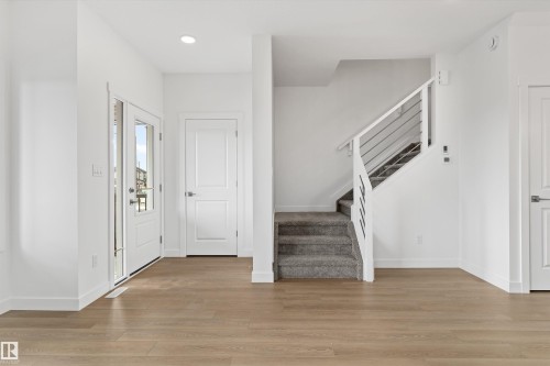 1012 14 Avenue Nw, Edmonton, AB - Indoor Photo Showing Other Room