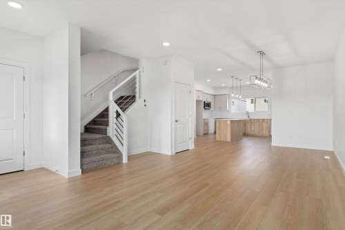1012 14 Avenue Nw, Edmonton, AB - Indoor