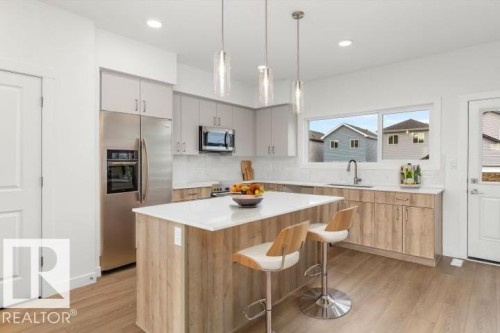 1012 14 Avenue Nw, Edmonton, AB - Indoor Photo Showing Kitchen With Upgraded Kitchen