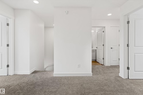 1012 14 Avenue Nw, Edmonton, AB - Indoor Photo Showing Other Room