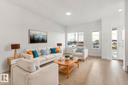 1012 14 Avenue Nw, Edmonton, AB - Indoor Photo Showing Living Room