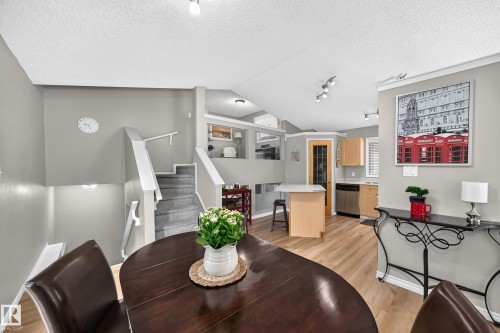 322 84 Street Sw, Edmonton, AB - Indoor Photo Showing Dining Room