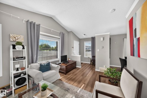 322 84 Street Sw, Edmonton, AB - Indoor Photo Showing Other Room