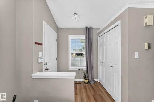 322 84 Street Sw, Edmonton, AB - Indoor