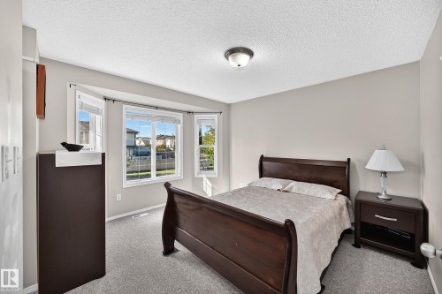322 84 Street Sw, Edmonton, AB - Indoor Photo Showing Bedroom