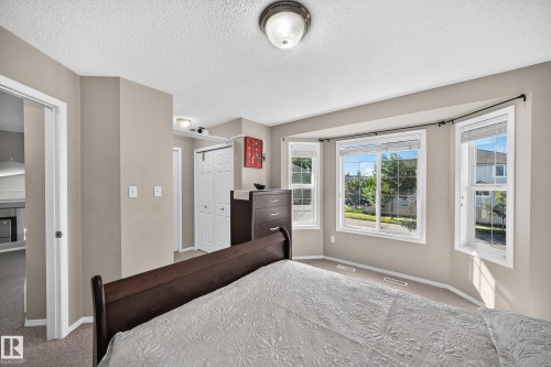 322 84 Street Sw, Edmonton, AB - Indoor Photo Showing Bedroom