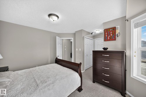 322 84 Street Sw, Edmonton, AB - Indoor Photo Showing Bedroom