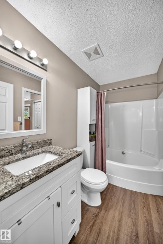 322 84 Street Sw, Edmonton, AB - Indoor Photo Showing Bathroom