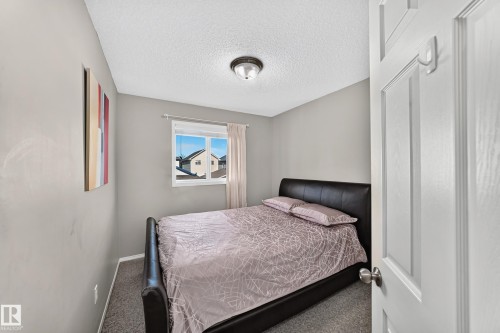 322 84 Street Sw, Edmonton, AB - Indoor Photo Showing Bedroom