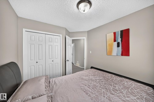 322 84 Street Sw, Edmonton, AB - Indoor Photo Showing Bedroom