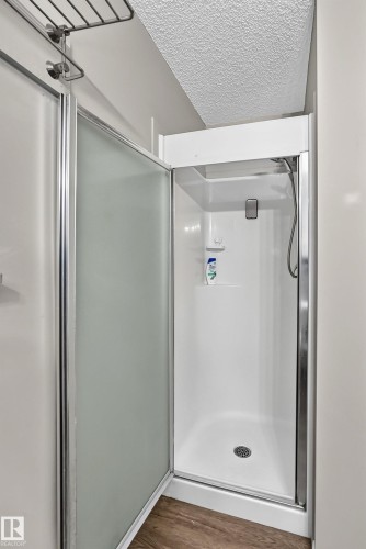322 84 Street Sw, Edmonton, AB - Indoor Photo Showing Bathroom