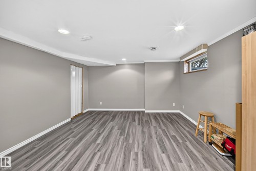 322 84 Street Sw, Edmonton, AB - Indoor Photo Showing Other Room