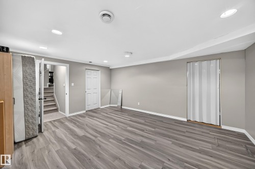 322 84 Street Sw, Edmonton, AB - Indoor Photo Showing Other Room