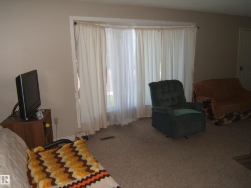 Additional content - 5404 49 Street, Two Hills, AB - Indoor Photo Showing Other Room