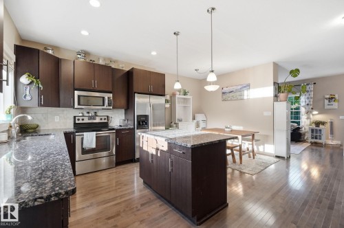 914 Valour Way Nw, Edmonton, AB - Indoor Photo Showing Kitchen With Stainless Steel Kitchen With Upgraded Kitchen