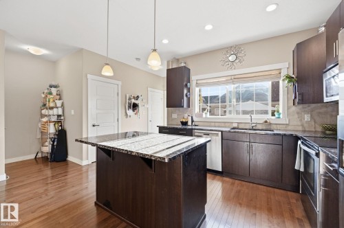 914 Valour Way Nw, Edmonton, AB - Indoor Photo Showing Kitchen With Upgraded Kitchen