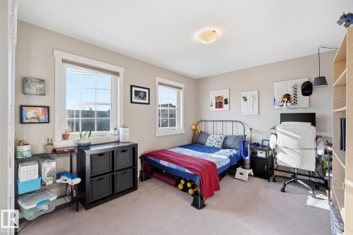 914 Valour Way Nw, Edmonton, AB - Indoor Photo Showing Bedroom