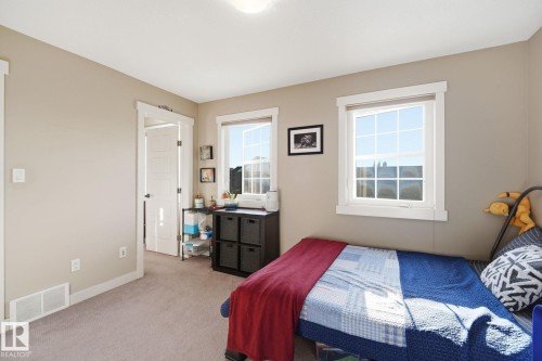 914 Valour Way Nw, Edmonton, AB - Indoor Photo Showing Bedroom