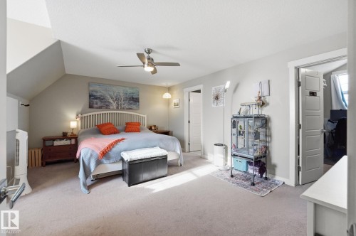 914 Valour Way Nw, Edmonton, AB - Indoor Photo Showing Bedroom