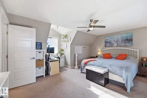 914 Valour Way Nw, Edmonton, AB - Indoor Photo Showing Bedroom