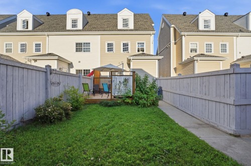 914 Valour Way Nw, Edmonton, AB - Outdoor