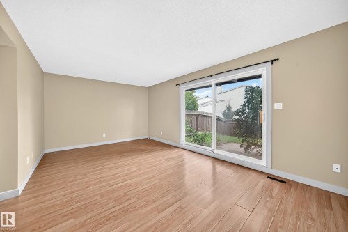 Wood-finish flooring throughout - 6416 180 Street Nw, Edmonton, AB 