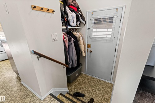 11703 38 Street Nw, Edmonton, AB - Indoor