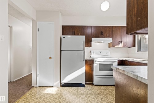 11703 38 Street Nw, Edmonton, AB - Indoor Photo Showing Kitchen
