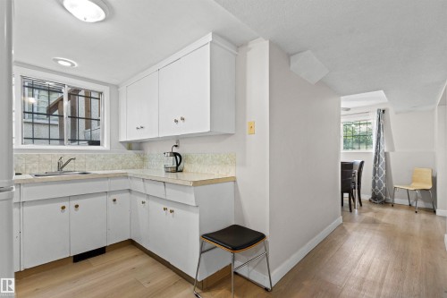 11703 38 Street Nw, Edmonton, AB - Indoor Photo Showing Kitchen