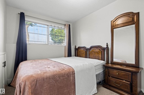 11703 38 Street Nw, Edmonton, AB - Indoor Photo Showing Bedroom