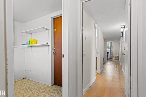 11703 38 Street Nw, Edmonton, AB - Indoor Photo Showing Other Room