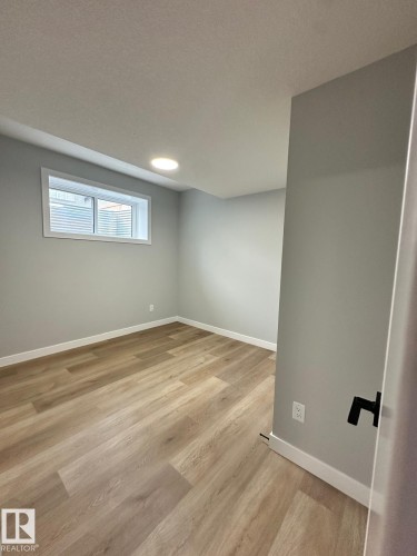 #Bsmt 3922 40 Av, Beaumont, AB - Indoor