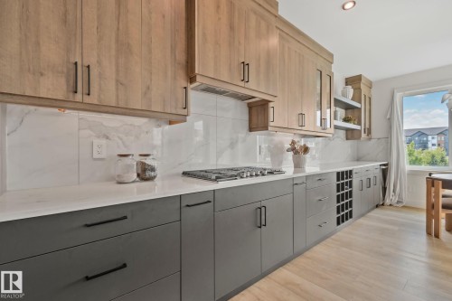1 Starling Way, Fort Saskatchewan, AB - Indoor Photo Showing Kitchen With Upgraded Kitchen