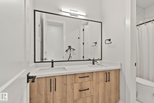 1 Starling Way, Fort Saskatchewan, AB - Indoor Photo Showing Bathroom