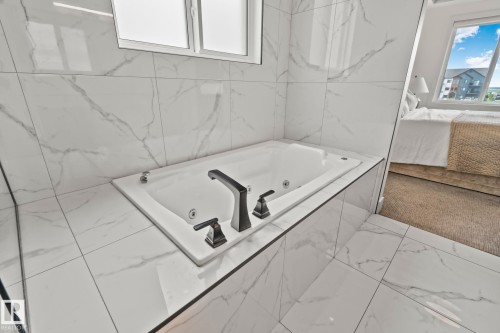 1 Starling Way, Fort Saskatchewan, AB - Indoor Photo Showing Bathroom