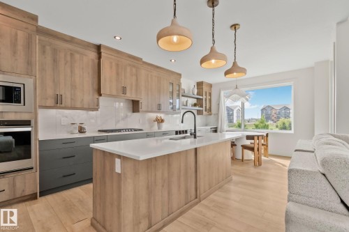 1 Starling Way, Fort Saskatchewan, AB - Indoor Photo Showing Kitchen With Upgraded Kitchen