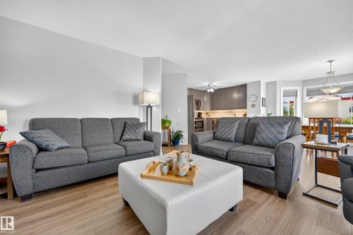 #405 3 Perron St, St. Albert, AB - Indoor Photo Showing Living Room