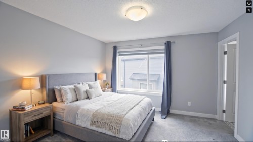 #110 1010 Rabbit Hill Rd Sw Sw, Edmonton, AB - Indoor Photo Showing Bedroom