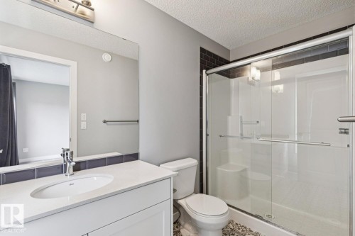 #110 1010 Rabbit Hill Rd Sw Sw, Edmonton, AB - Indoor Photo Showing Bathroom