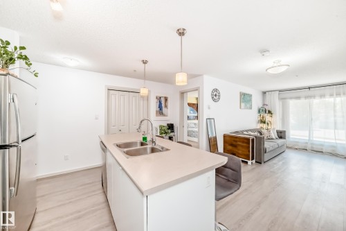 148-348 Windermere Road Nw, Edmonton, AB - Indoor Photo Showing Kitchen With Double Sink