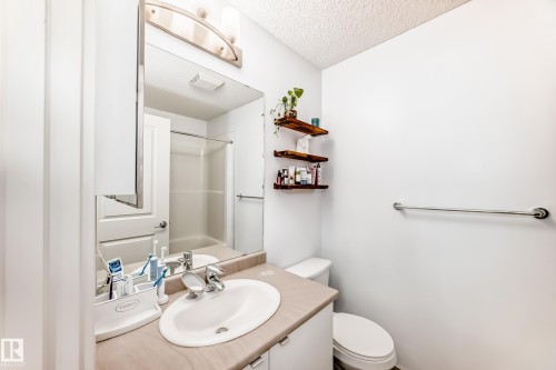 148-348 Windermere Road Nw, Edmonton, AB - Indoor Photo Showing Bathroom