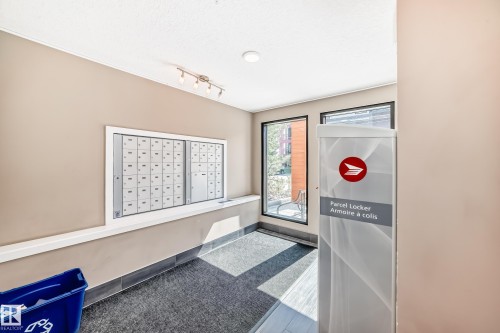 148-348 Windermere Road Nw, Edmonton, AB - Indoor Photo Showing Other Room