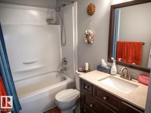 17824 93 Street Nw, Edmonton, AB - Indoor Photo Showing Bathroom