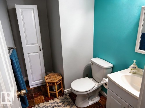 17824 93 Street Nw, Edmonton, AB - Indoor Photo Showing Bathroom