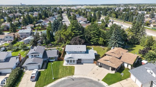 Cul-de-sac property with mature landscaping and an attached garage - 8632 184 Street Nw, Edmonton, AB - Outdoor With View