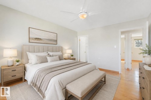 8608 152A Avenue Nw, Edmonton, AB - Indoor Photo Showing Bedroom